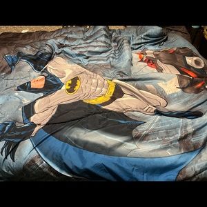 Batman 5 pc twin bed comforter and sheet set.